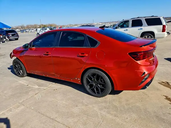 3KPF54AD3NE425313 2022 KIA FORTE - Image 2