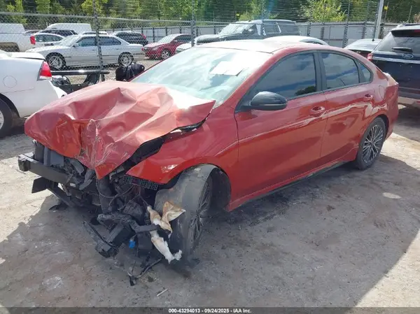 3KPF54AD3NE426218 2022 KIA FORTE - Image 2