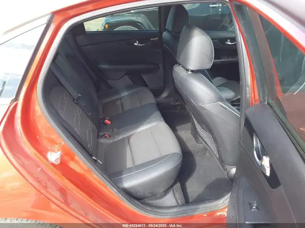 3KPF54AD3NE426218 2022 KIA FORTE - Image 8