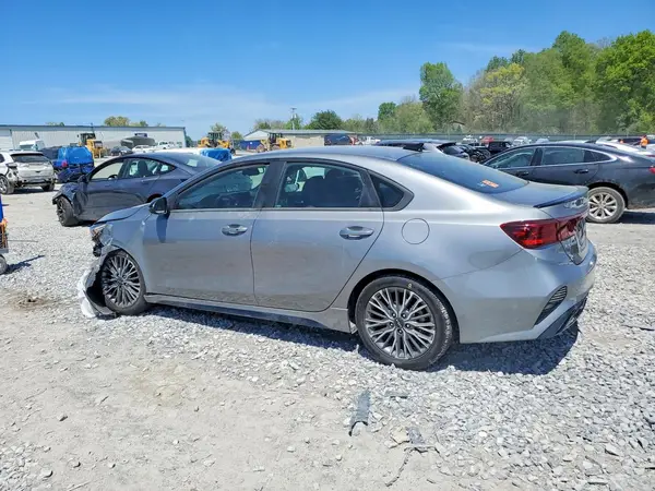 3KPF54AD3NE433184 2022 KIA FORTE - Image 2