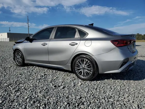 3KPF54AD3NE433993 2022 KIA FORTE - Image 2