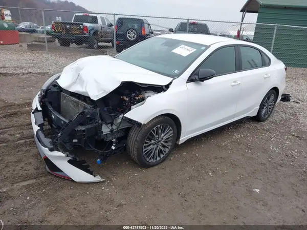 3KPF54AD3NE435341 2022 KIA FORTE - Image 2