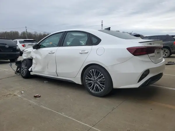 3KPF54AD3NE441172 2022 KIA FORTE - Image 2