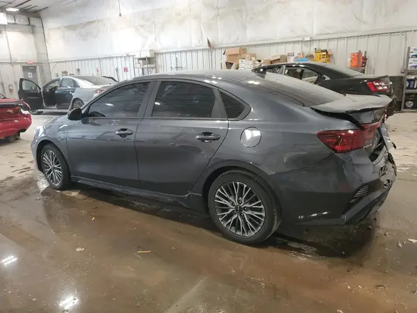 3KPF54AD3NE450969 2022 KIA FORTE - Image 2
