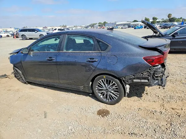 3KPF54AD3NE457632 2022 KIA FORTE - Image 2