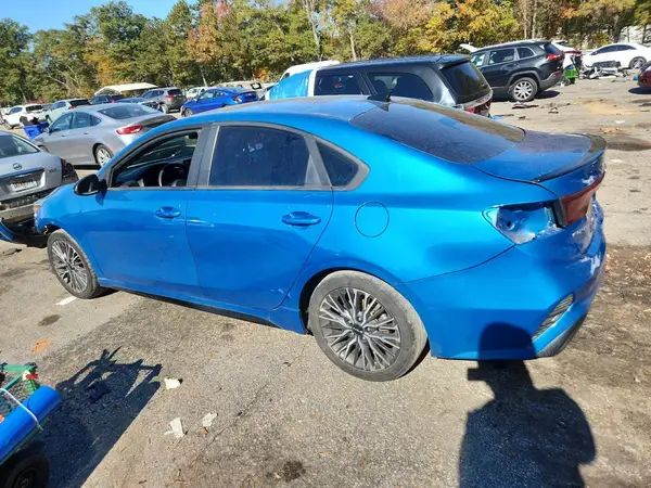 3KPF54AD3NE458778 2022 KIA FORTE - Image 2