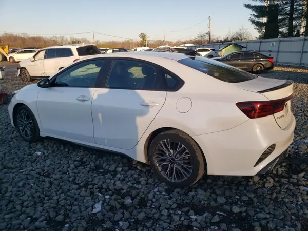 3KPF54AD3NE471871 2022 KIA FORTE - Image 2