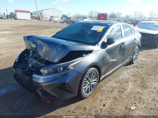 3KPF54AD3NE480537 2022 KIA FORTE - Image 2