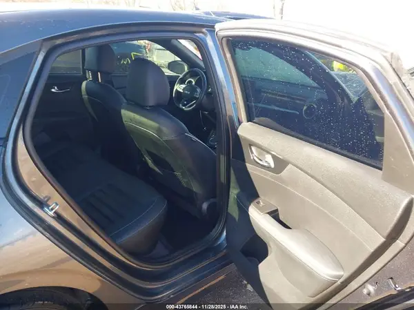 3KPF54AD3NE480537 2022 KIA FORTE - Image 8