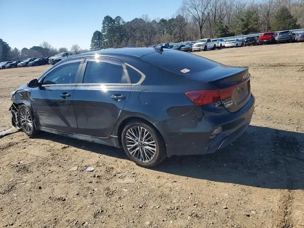 3KPF54AD3NE480845 2022 KIA FORTE - Image 2
