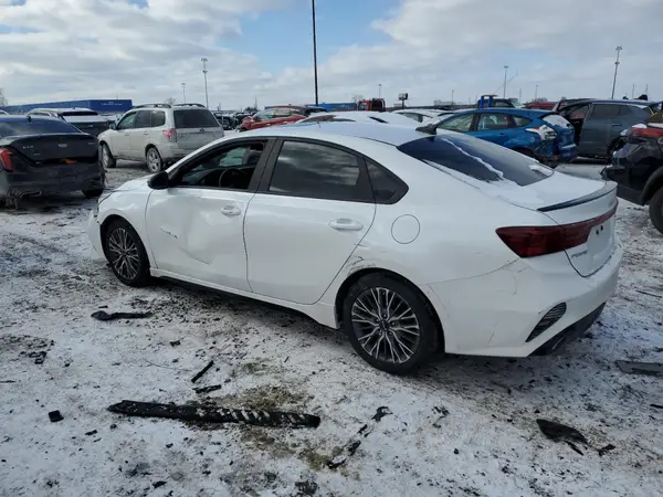 3KPF54AD3NE481123 2022 KIA FORTE - Image 2