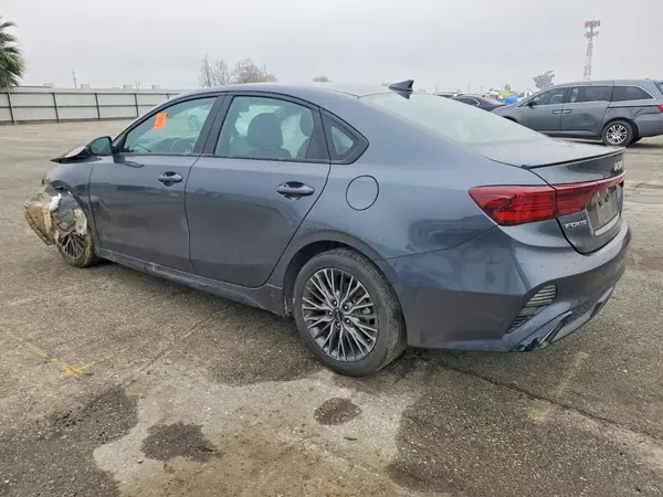 3KPF54AD3NE486905 2022 KIA FORTE - Image 2