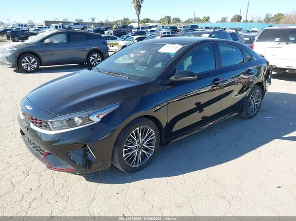 3KPF54AD3NE488430 2022 KIA FORTE - Image 2