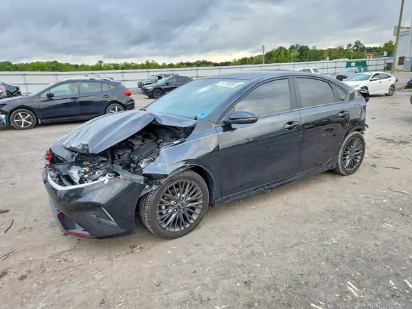 3KPF54AD3NE496396 2022 KIA FORTE - Image 1
