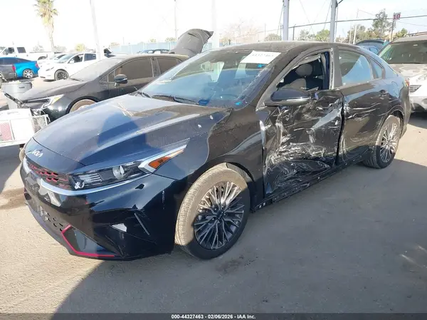 3KPF54AD3NE496429 2022 KIA FORTE - Image 2