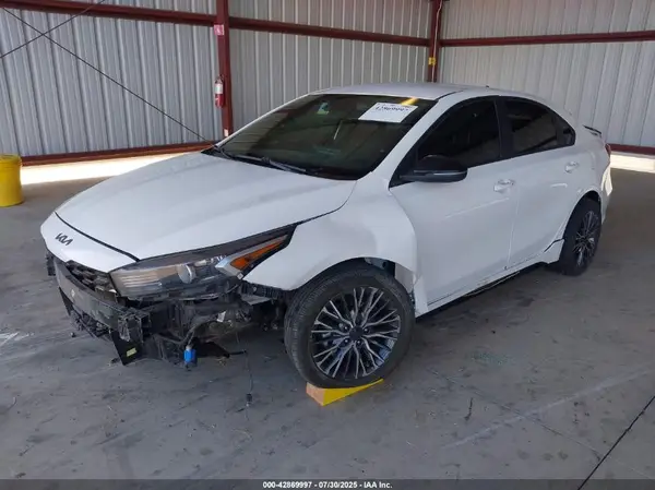 3KPF54AD3NE498584 2022 KIA FORTE - Image 2