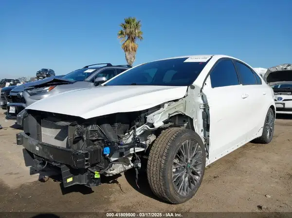 3KPF54AD3NE498665 2022 KIA FORTE - Image 2