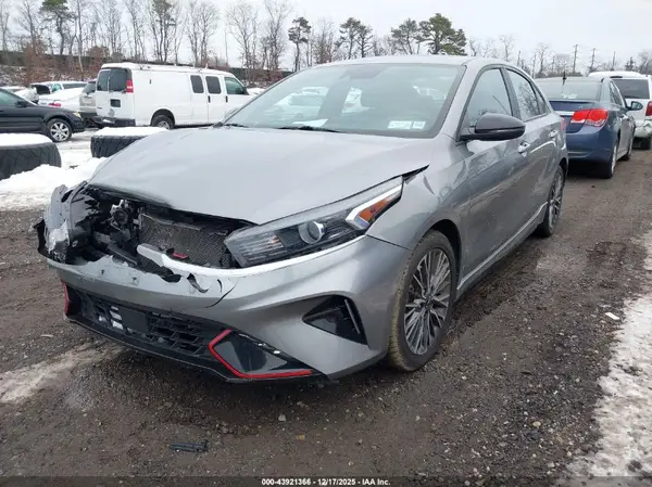 3KPF54AD3PE517802 2023 KIA FORTE - Image 2
