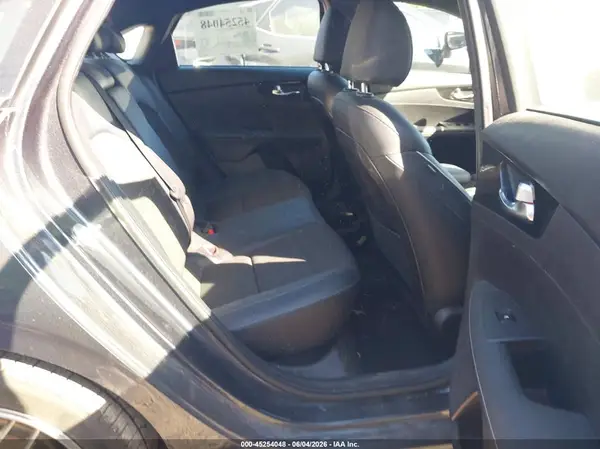 3KPF54AD3PE528301 2023 KIA FORTE - Image 8