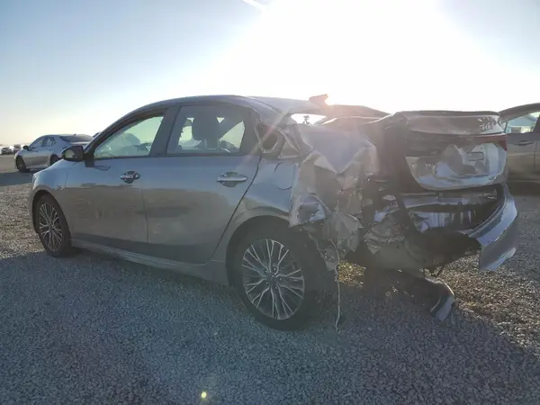 3KPF54AD3PE550394 2023 KIA FORTE - Image 2