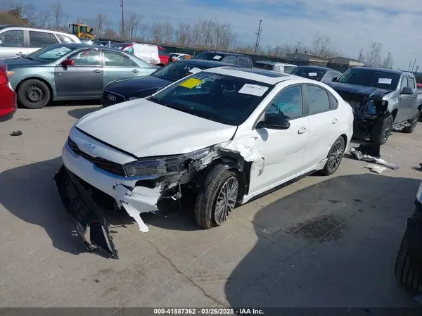 3KPF54AD3PE552338 2023 KIA FORTE - Image 2