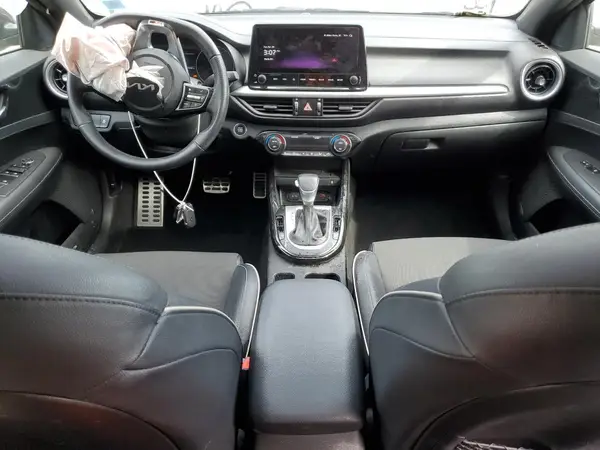 3KPF54AD3PE557555 2023 KIA FORTE - Image 8