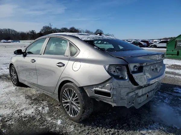 3KPF54AD3PE561380 2023 KIA FORTE - Image 2