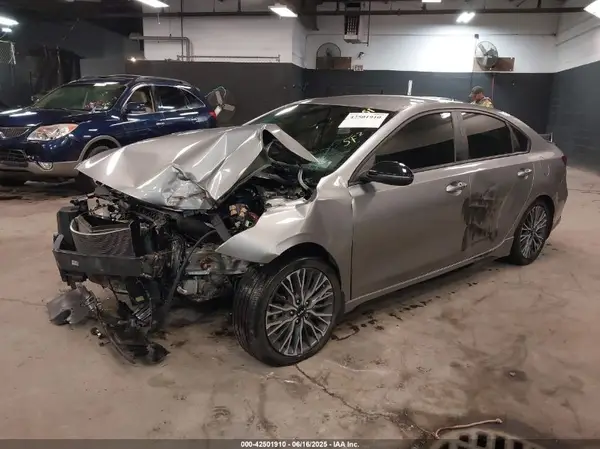 3KPF54AD3PE568698 2023 KIA FORTE - Image 2