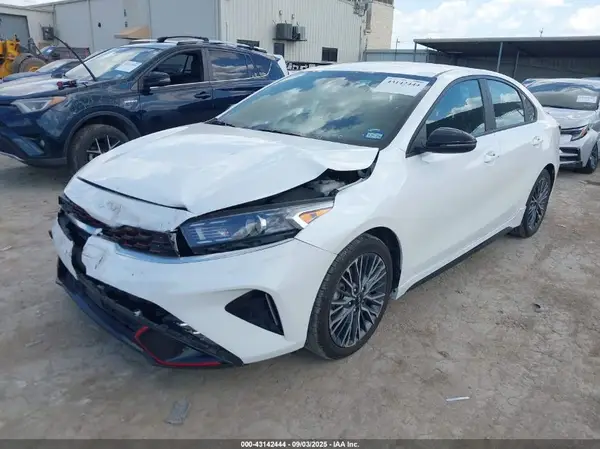 3KPF54AD3PE569060 2023 KIA FORTE - Image 2
