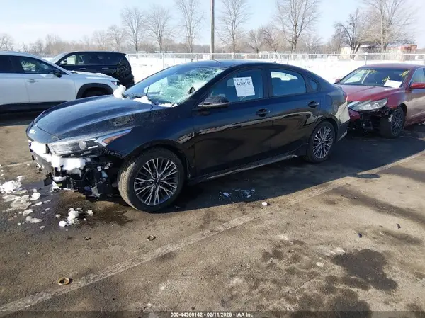 3KPF54AD3PE569396 2023 KIA FORTE - Image 2