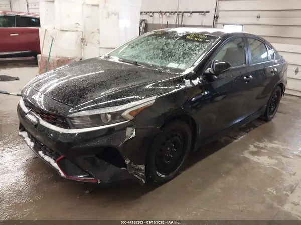 3KPF54AD3PE570418 2023 KIA FORTE - Image 2