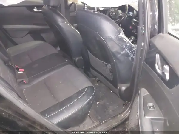 3KPF54AD3PE570418 2023 KIA FORTE - Image 8