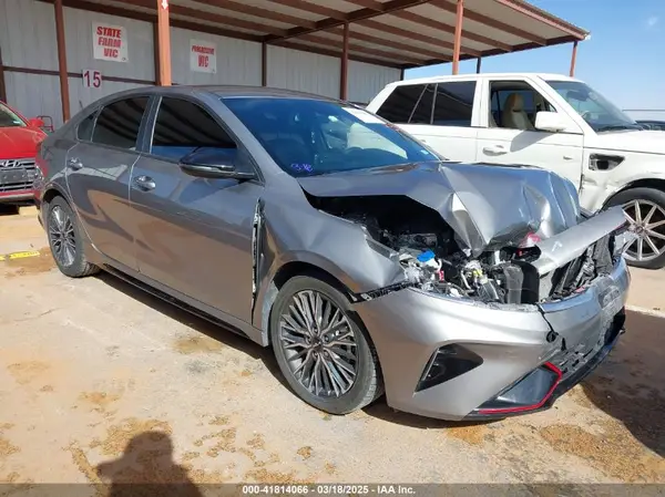 3KPF54AD3PE586232 2023 KIA FORTE - Image 1