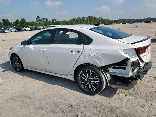 3KPF54AD3PE610691 2023 KIA FORTE - Image 2