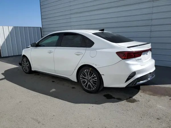 3KPF54AD3PE613932 2023 KIA FORTE - Image 2