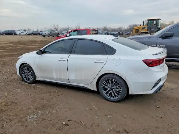 3KPF54AD3PE631136 2023 KIA FORTE - Image 2