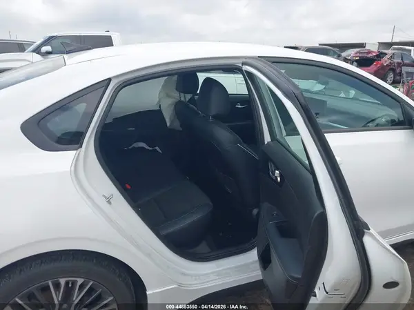 3KPF54AD3PE635333 2023 KIA FORTE - Image 8