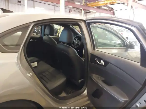 3KPF54AD3PE636563 2023 KIA FORTE - Image 8