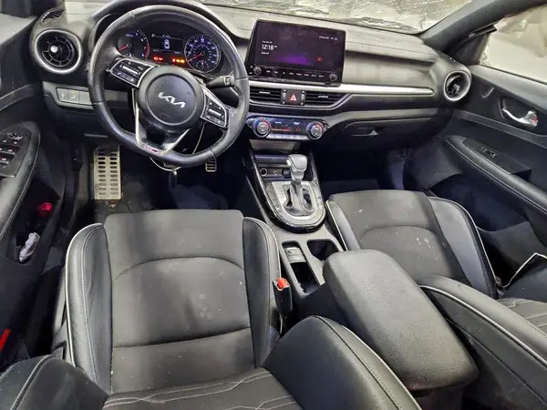 3KPF54AD3PE645585 2023 KIA FORTE - Image 8