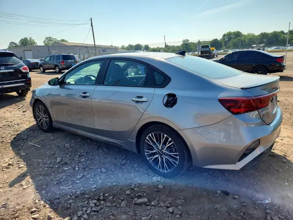 3KPF54AD3PE654058 2023 KIA FORTE - Image 2