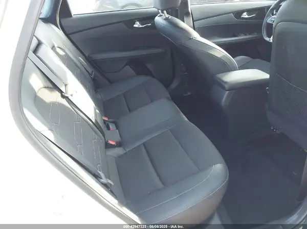 3KPF54AD3PE660345 2023 KIA FORTE - Image 8