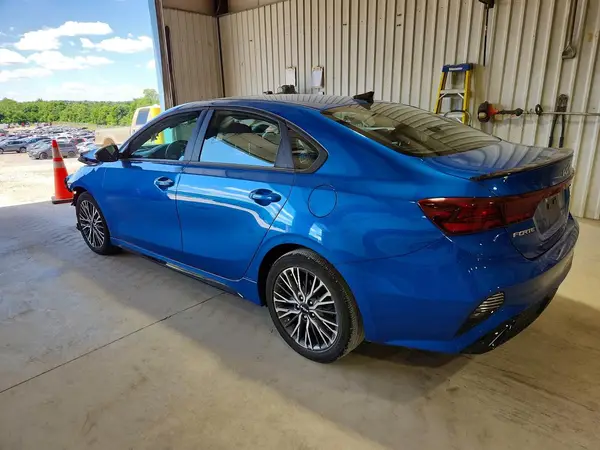 3KPF54AD3PE660913 2023 KIA FORTE - Image 2