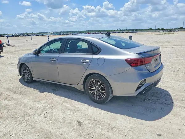 3KPF54AD3PE665089 2023 KIA FORTE - Image 2