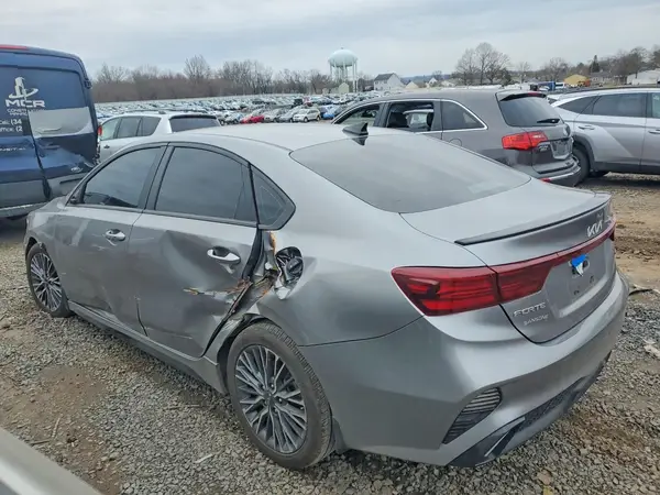 3KPF54AD3PE666677 2023 KIA FORTE - Image 2