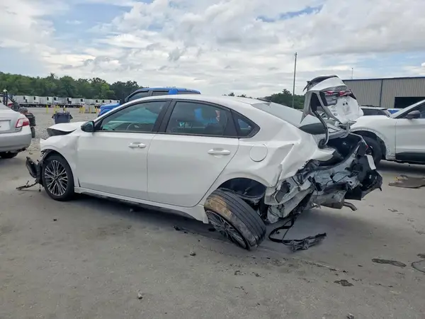 3KPF54AD3PE667621 2023 KIA FORTE - Image 2