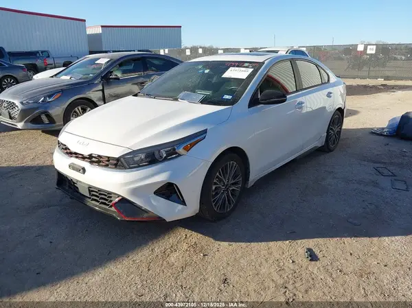 3KPF54AD3PE670194 2023 KIA FORTE - Image 2
