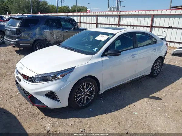 3KPF54AD3PE673211 2023 KIA FORTE - Image 2