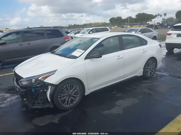 3KPF54AD3RE699262 2024 KIA FORTE - Image 2