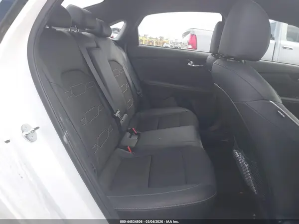 3KPF54AD3RE699262 2024 KIA FORTE - Image 8