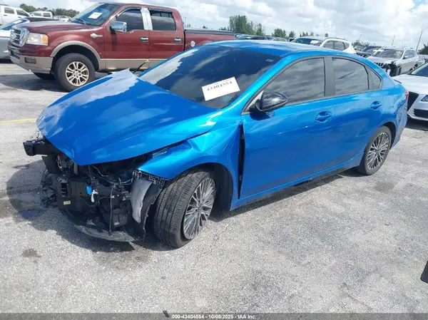 3KPF54AD3RE700913 2024 KIA FORTE - Image 2